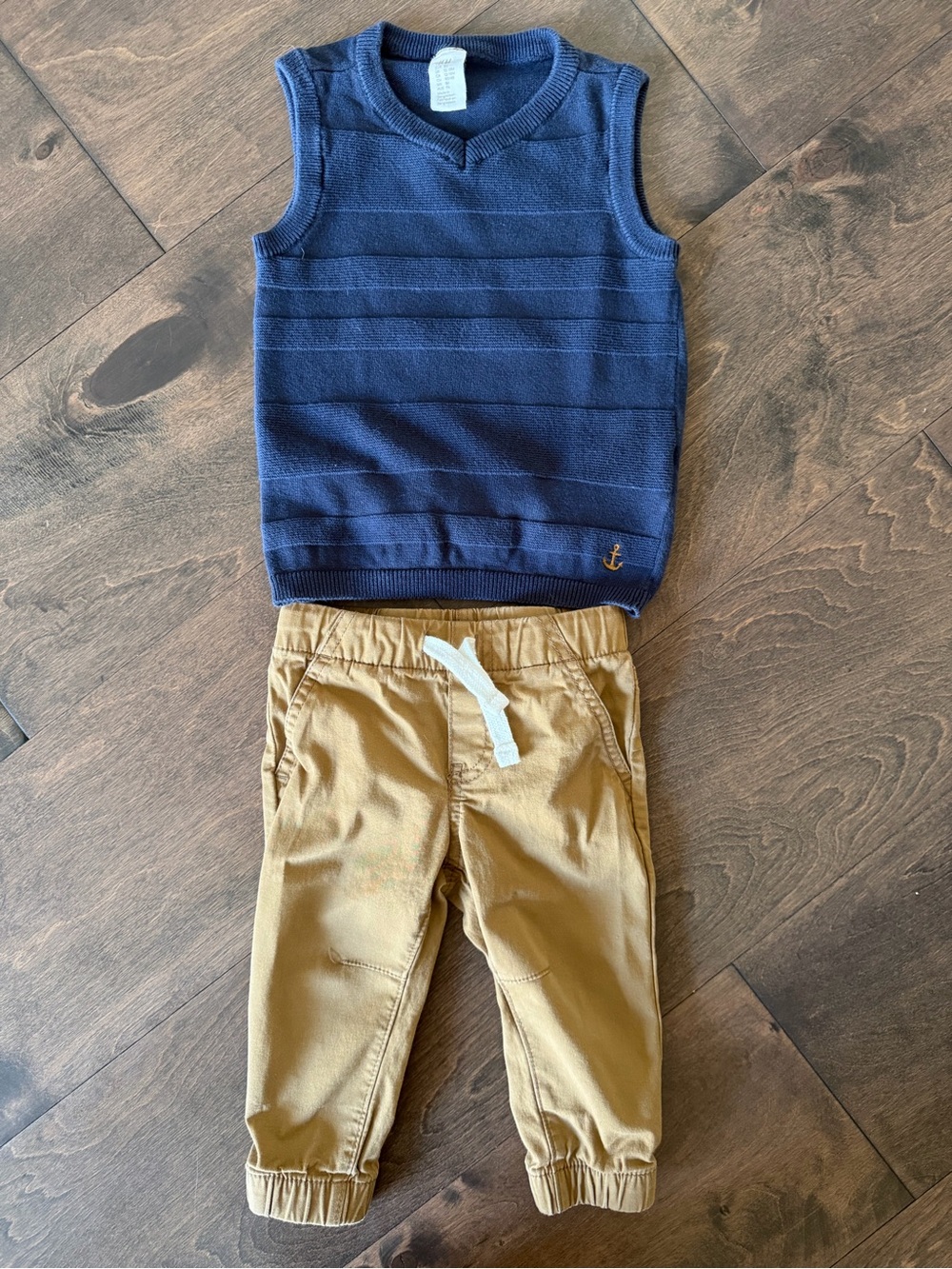 H&M Navy Blue Knit Vest with Tan Jogger Pants
